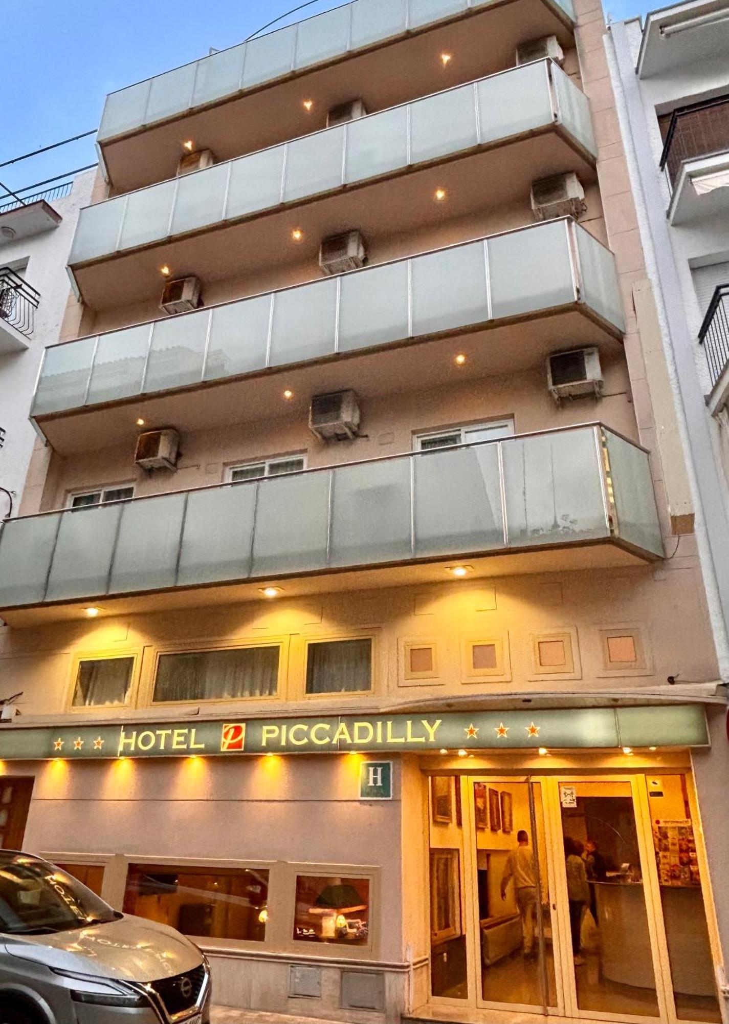 Hotel Piccadilly Sitges Exterior photo